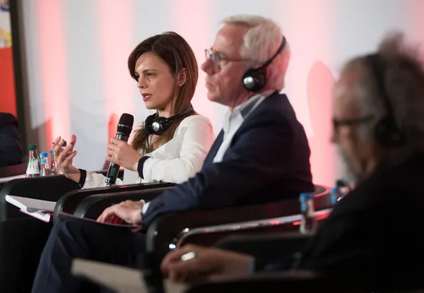 RESTORING INSTEAD OF DEREGULATING LABOUR RELATIONS IN GREECE